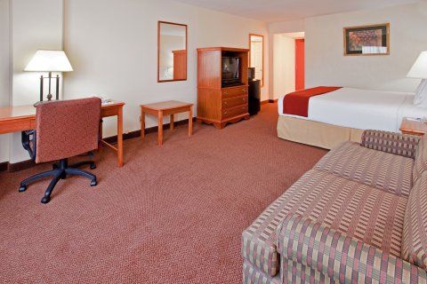 Hotel Express El Paso-central By Ihg