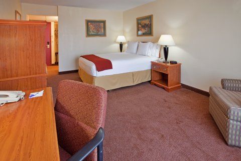 Express El Paso-central By Ihg Hotel
