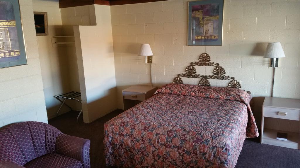 Coral Motel *