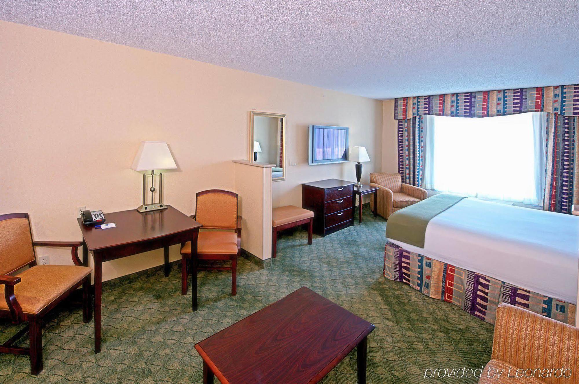 Express I-10 East By Ihg Hotel 2*