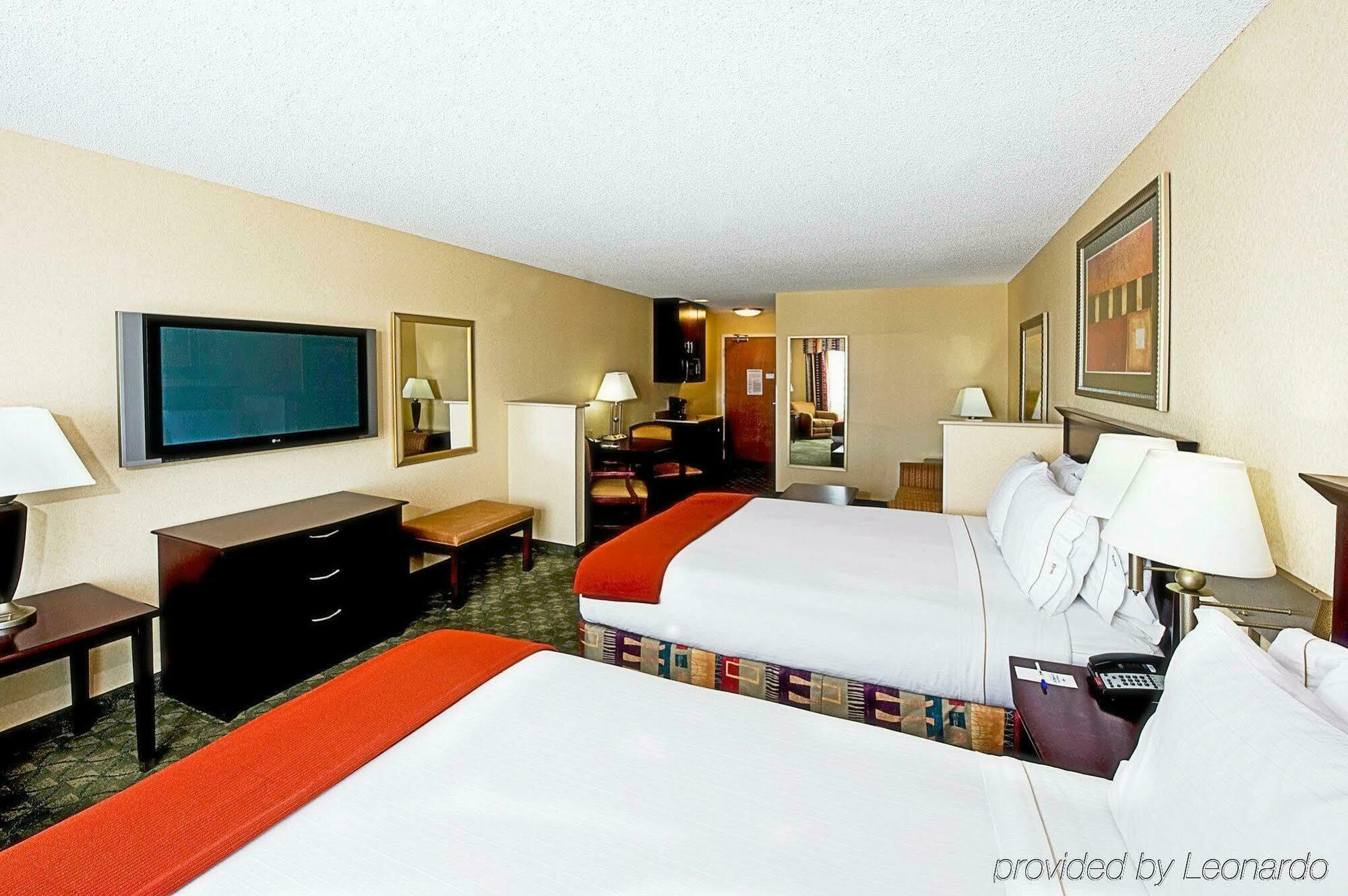 Express I-10 East By Ihg Hotel 2*