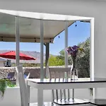 Home With Mountain View/Pool/Tub