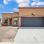 Comfy Classy Home, Close To Everything
