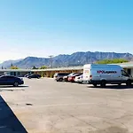 Beverly Crest Motor Inn