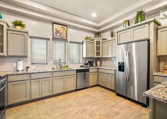 Casa Agave - Comfortable Eastlake Retreat