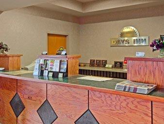 Days By Wyndham West Hotel