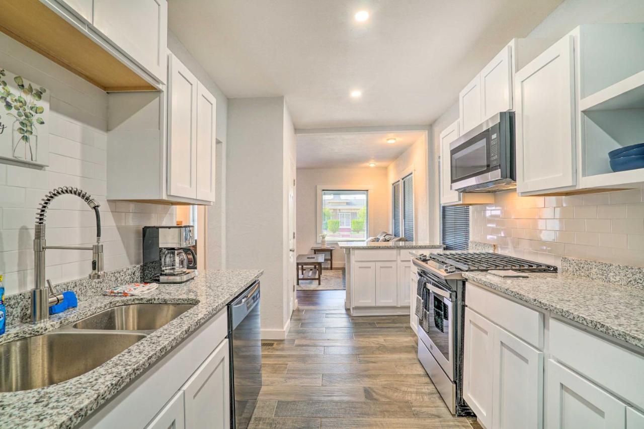 Charming And Quaint House With Backyard! El Paso