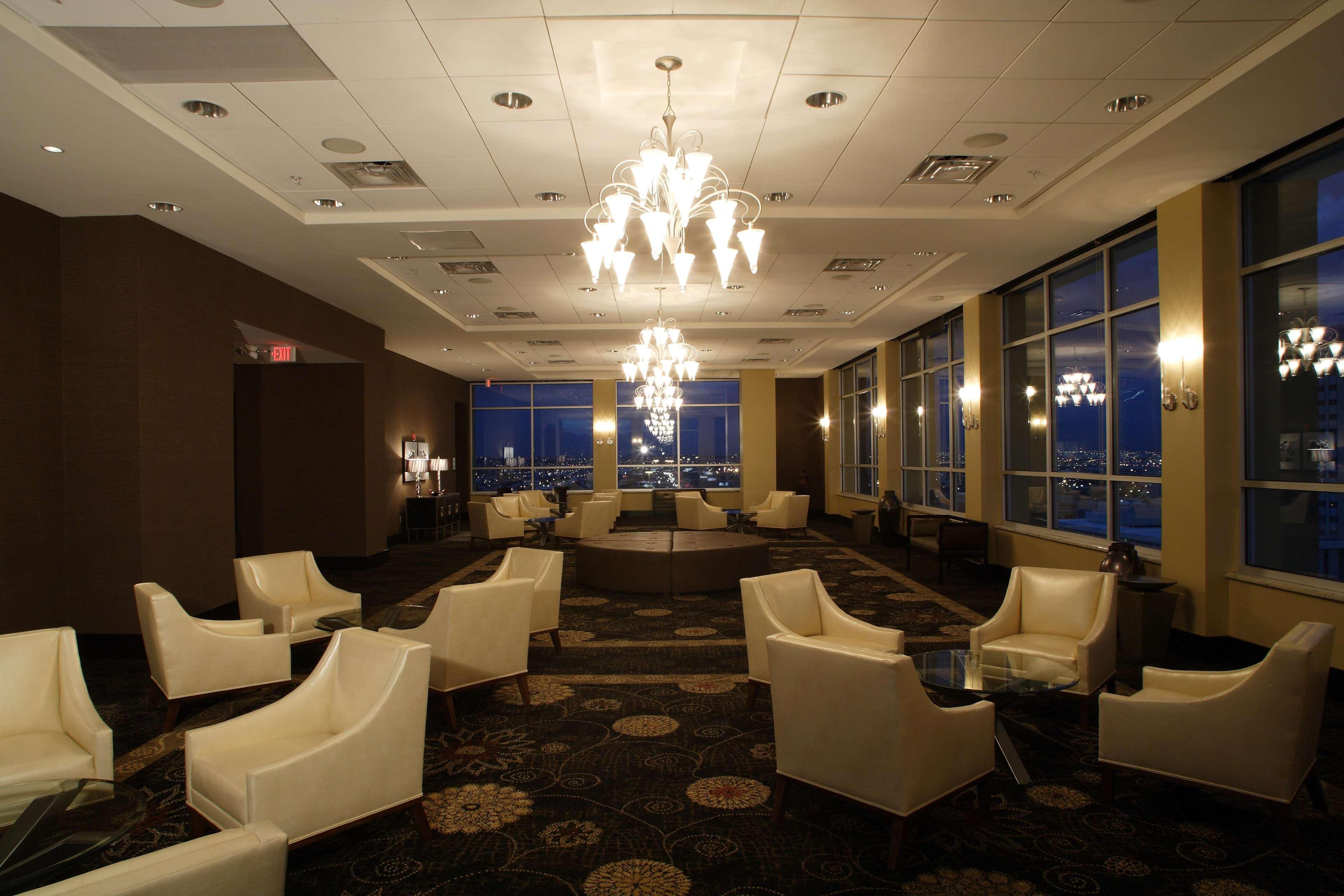 Hotel Doubletree By Hilton Downtown 4*