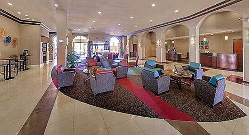 Wyndham Airport And Water Park 3*