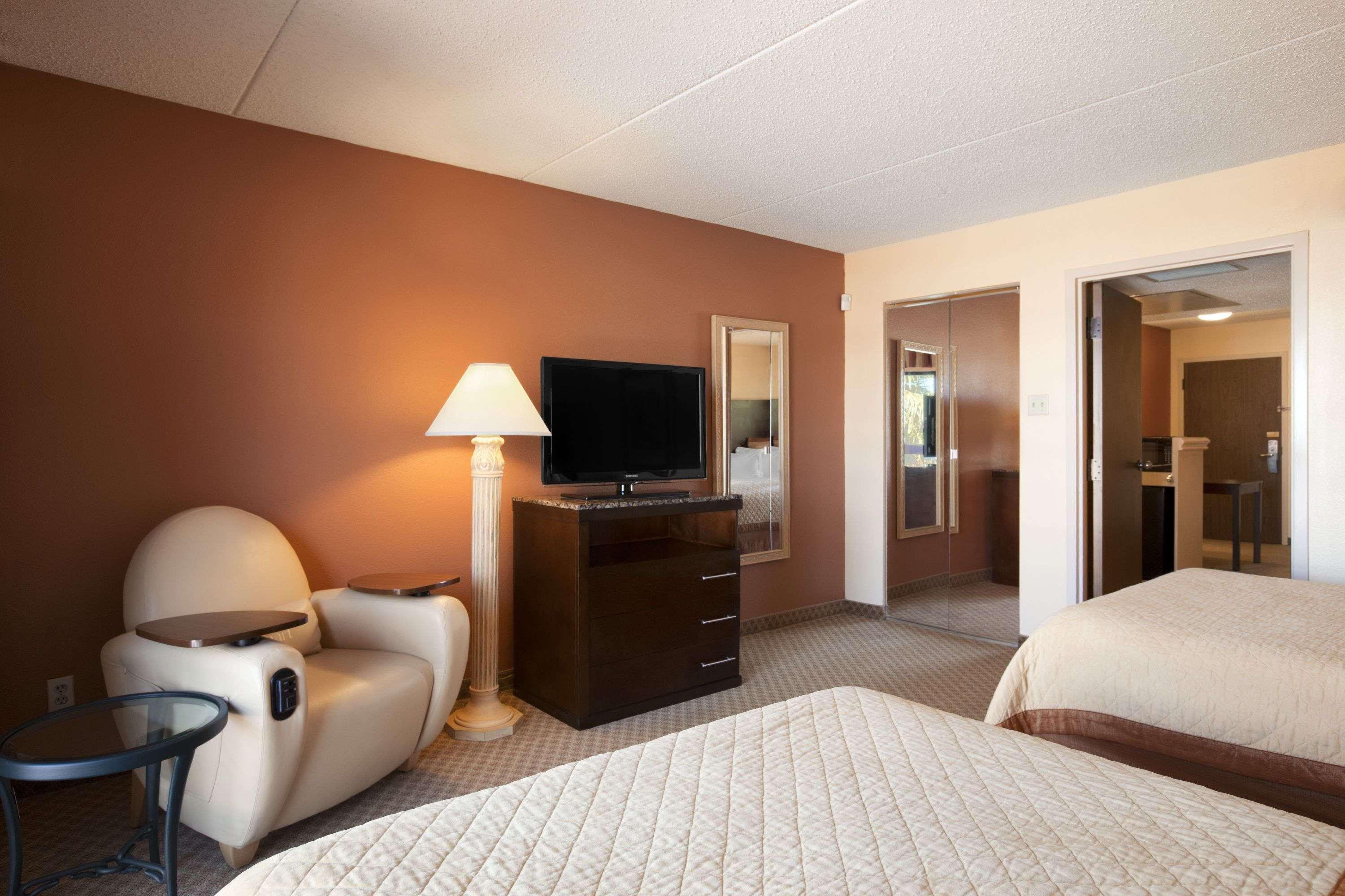 Wyndham Airport And Water Park El Paso