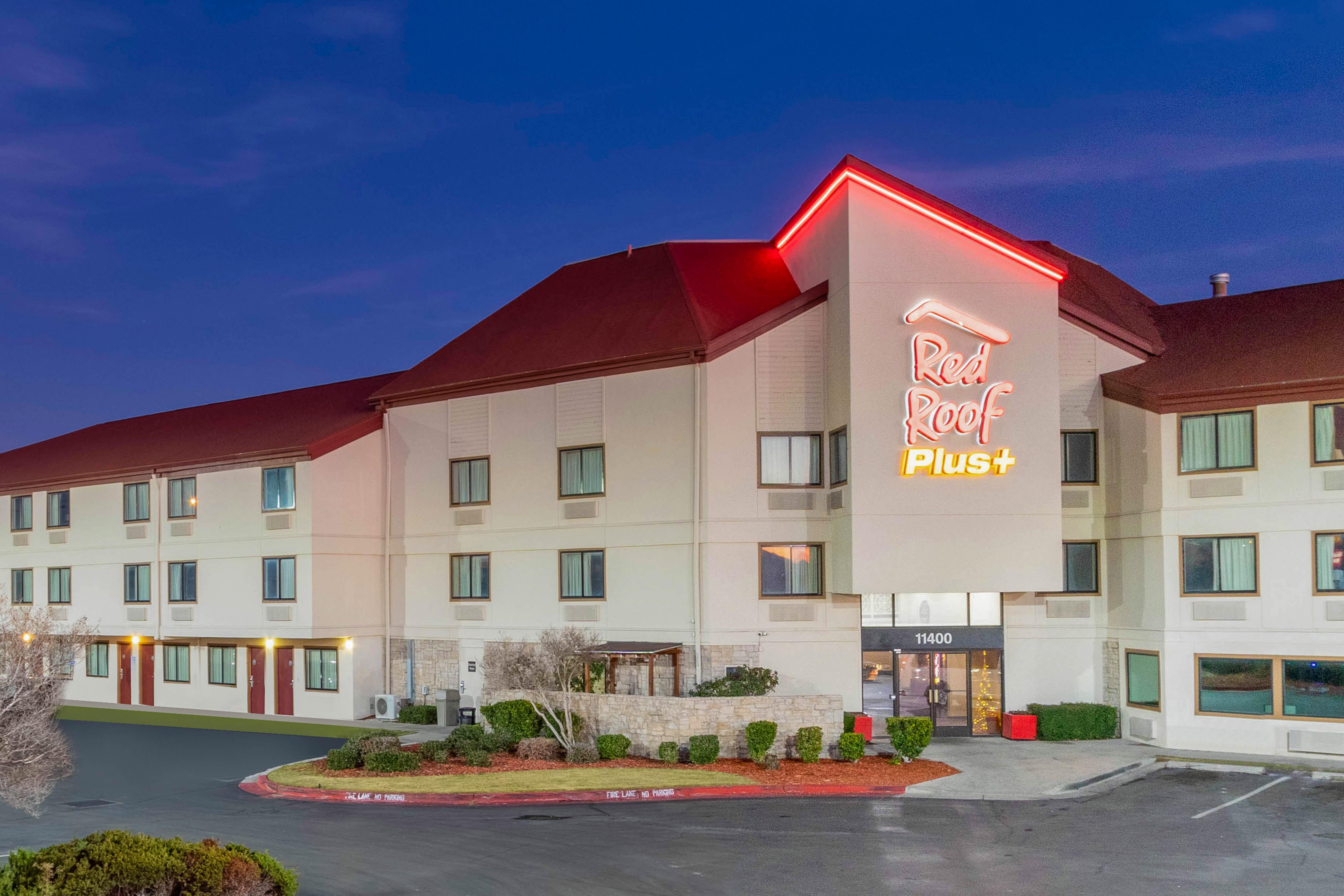 Hotel Red Roof Plus+ East