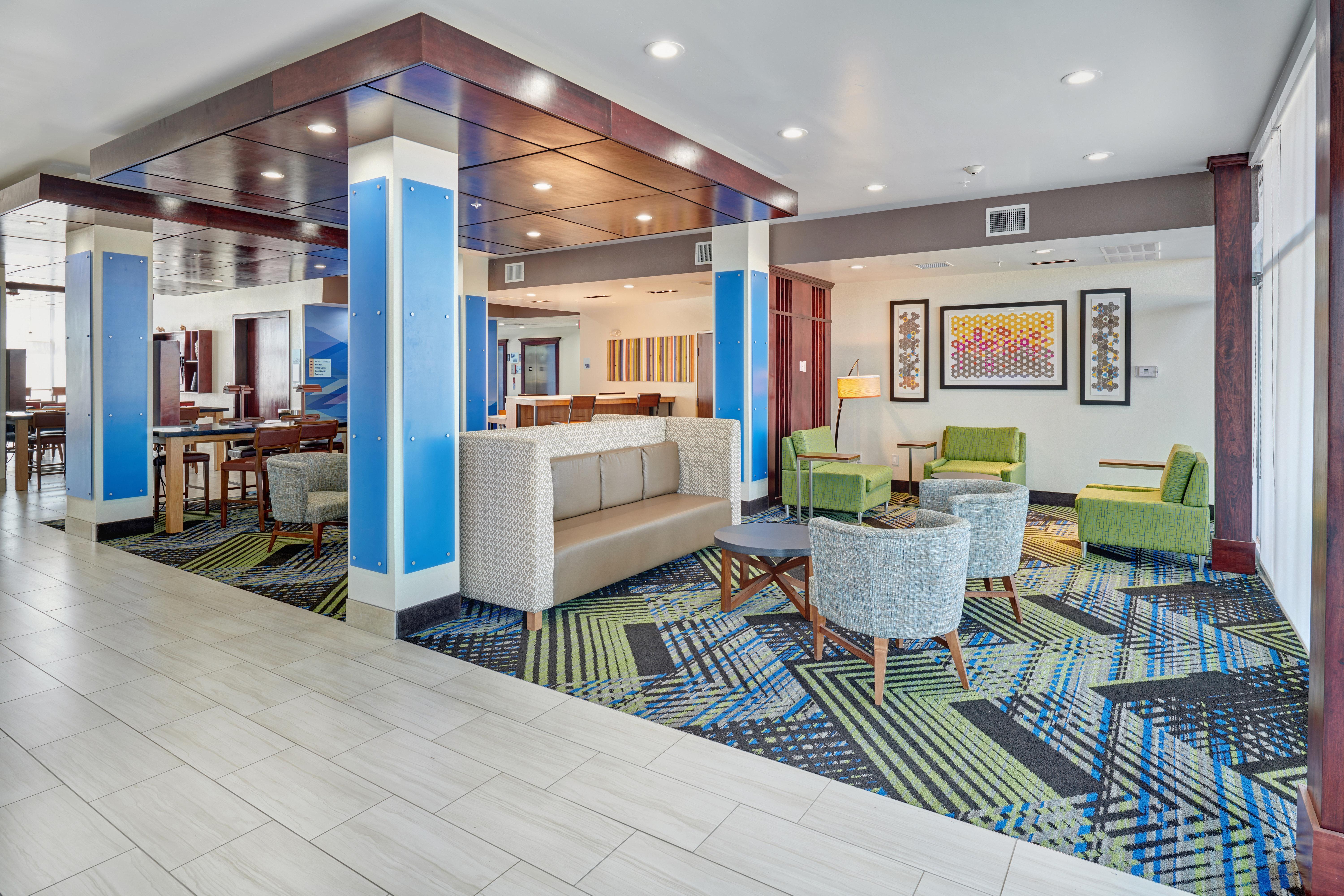 Hotel Express & East-loop 375 By Ihg 3*