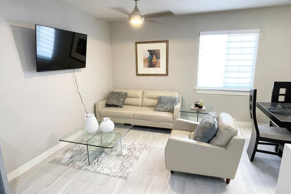 My Cozy Duplex B In The Heart Of West Side Apartment *
