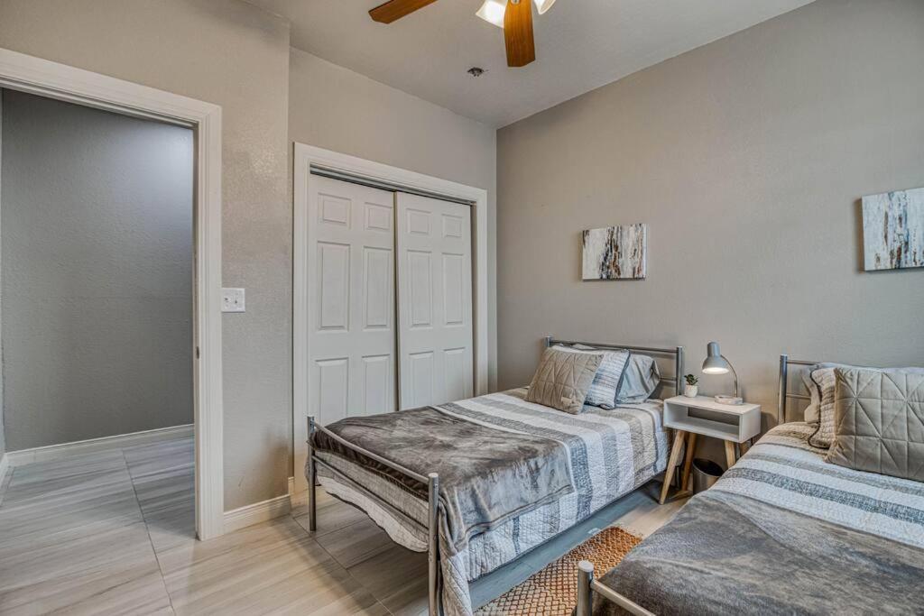 My Cozy Duplex B In The Heart Of West Side Apartment