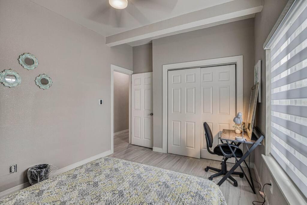 My Cozy Duplex B In The Heart Of West Side *