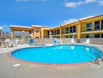 Days By Wyndham West Hotel El Paso