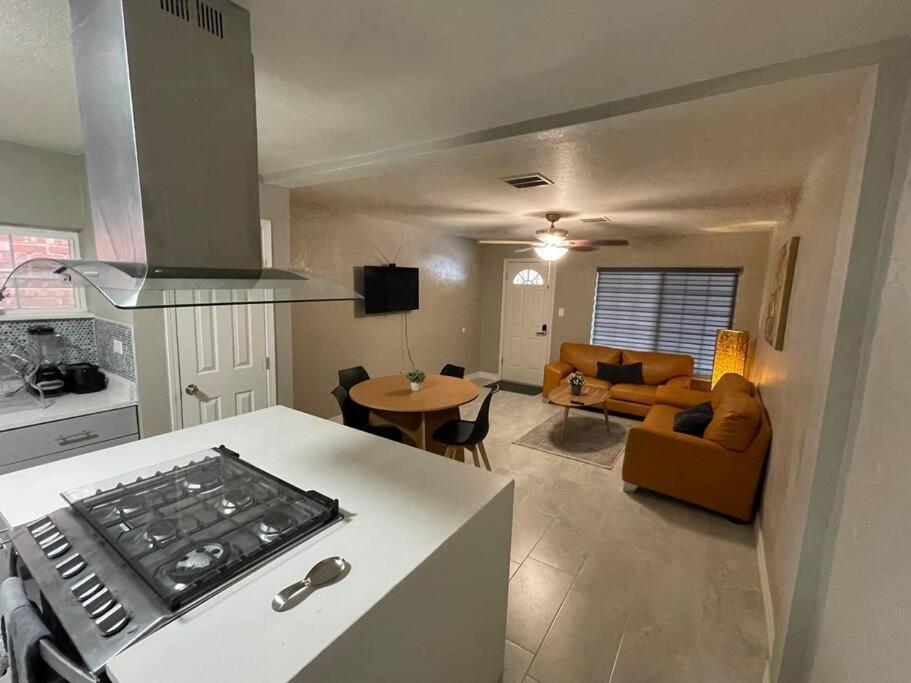 Big Family, Close To All, Duplex A And B Downtown Utep Hospitals Apartamento