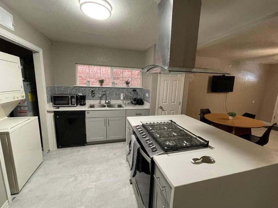 Apartamento Big Family, Close To All, Duplex A And B Downtown Utep Hospitals