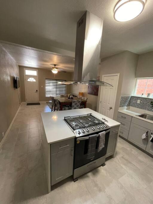 Big Family, Close To All, Duplex A And B Downtown Utep Hospitals Apartamento *