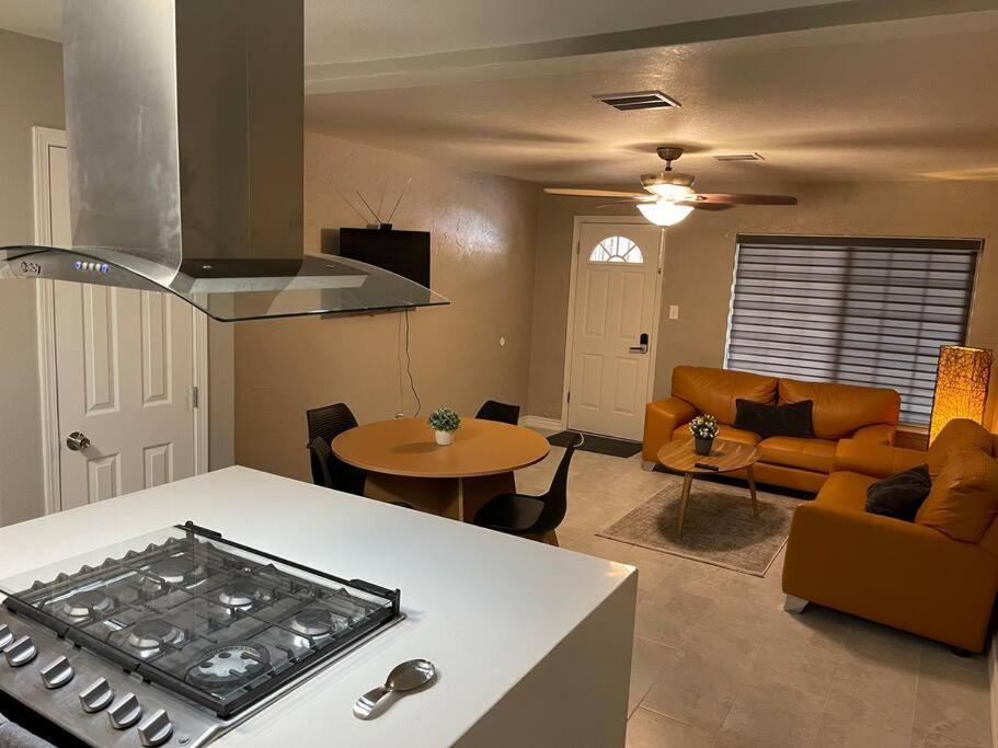 Big Family, Close To All, Duplex A And B Downtown Utep Hospitals Apartamento