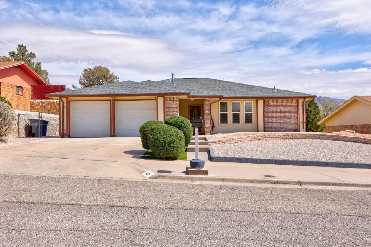 With Mountain View/pool/tub Holiday home El Paso