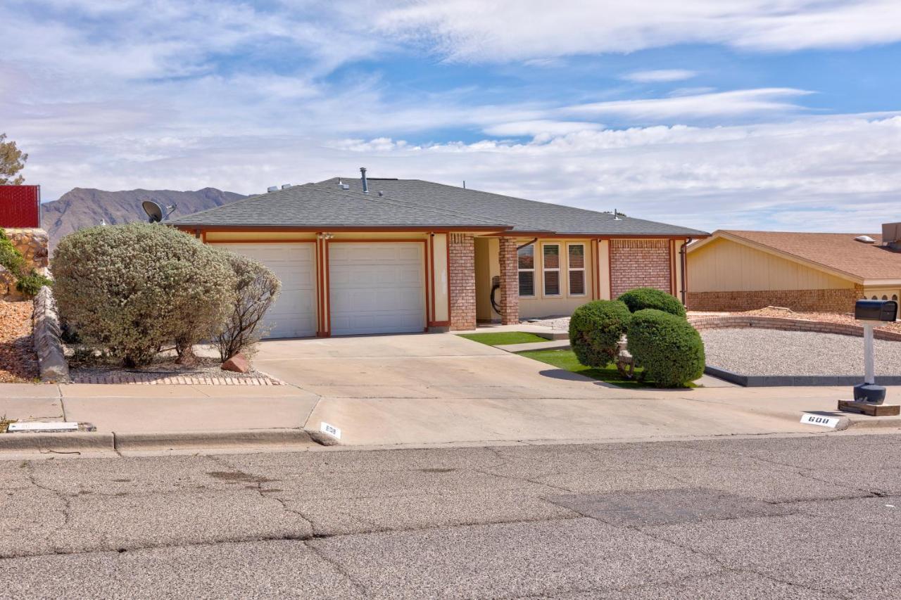With Mountain View/pool/tub Holiday home El Paso