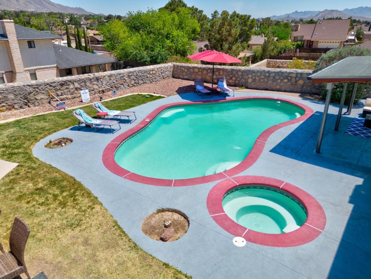 Holiday home With Mountain View/pool/tub