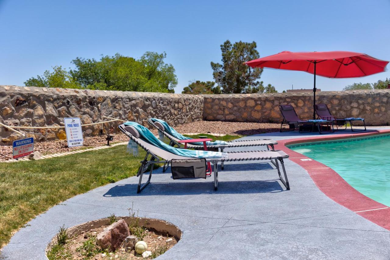 With Mountain View/pool/tub * El Paso