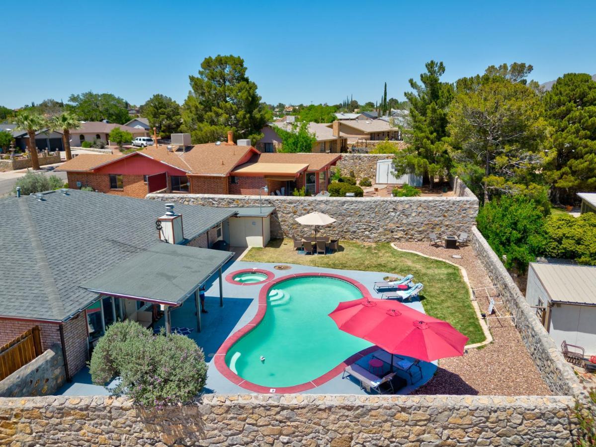 With Mountain View/pool/tub Holiday home El Paso