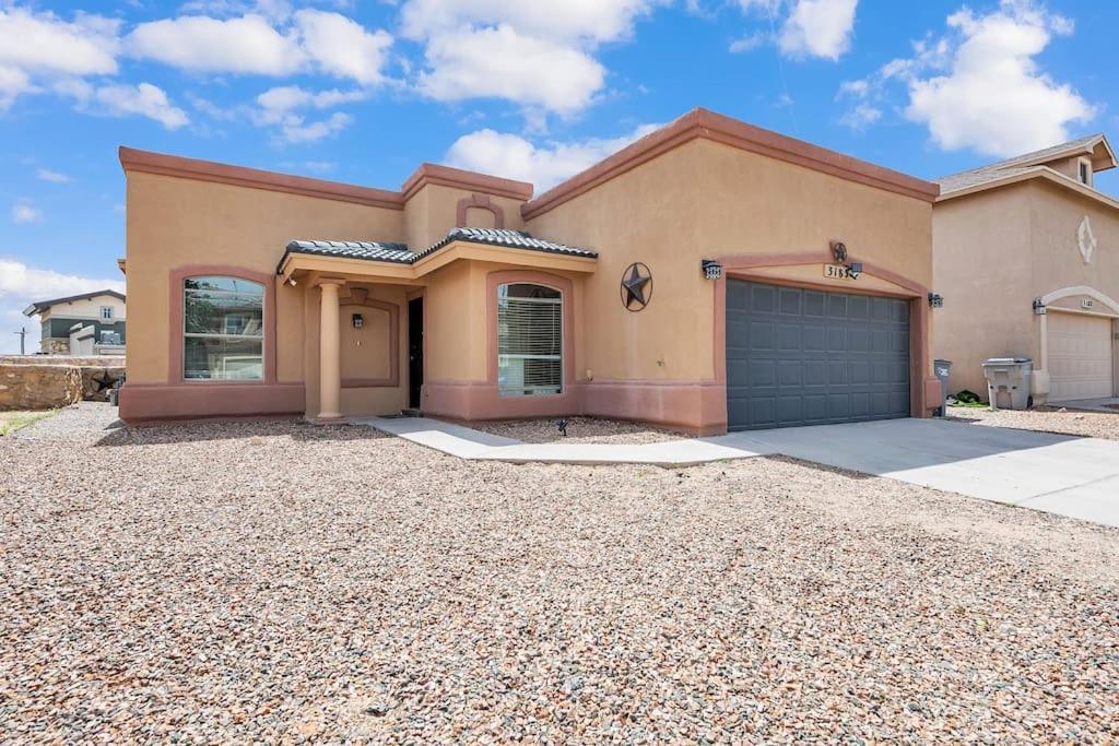 Comfy Classy Home, Close To Everything Casa de férias El Paso