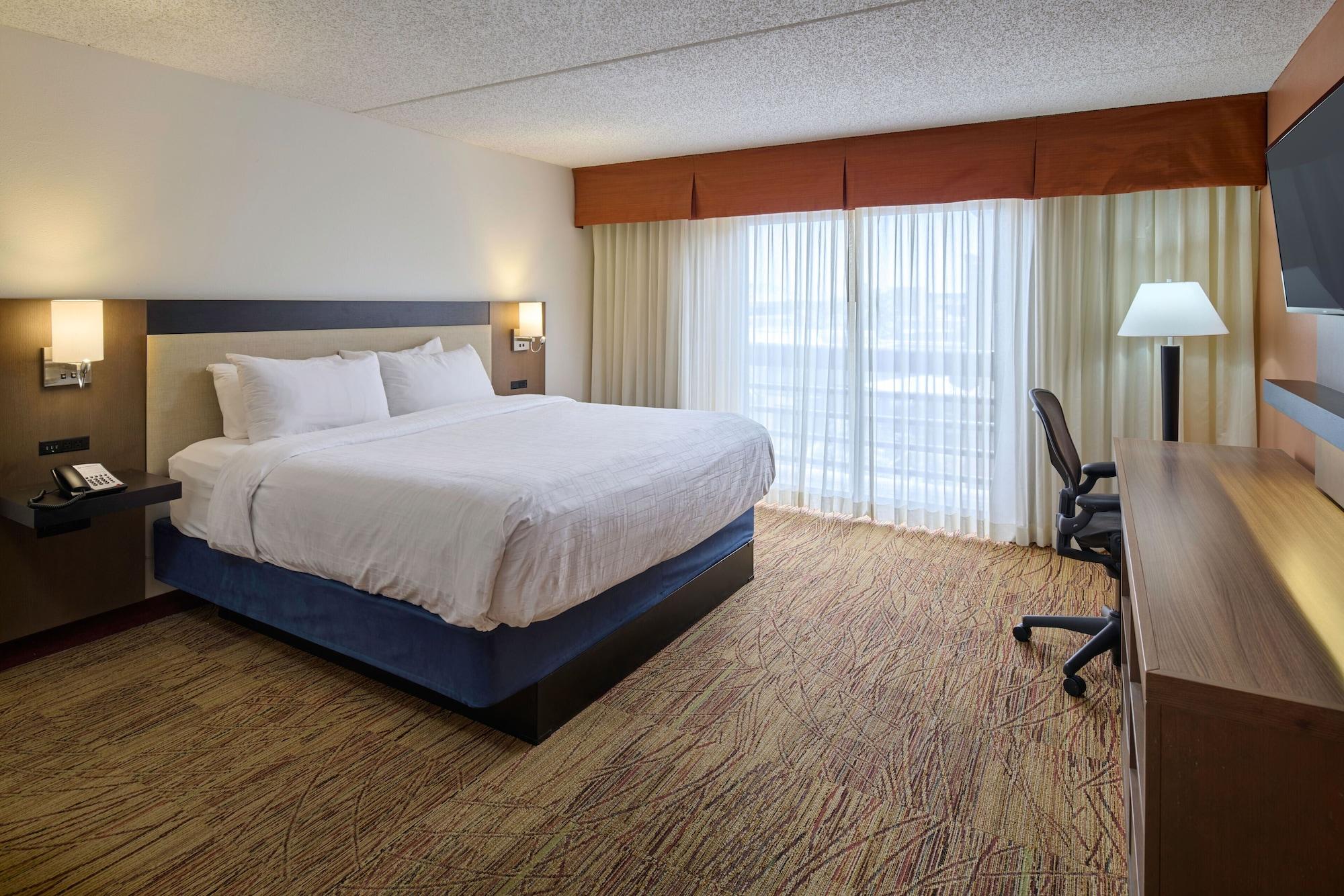 Hotel Wyndham Airport And Water Park El Paso