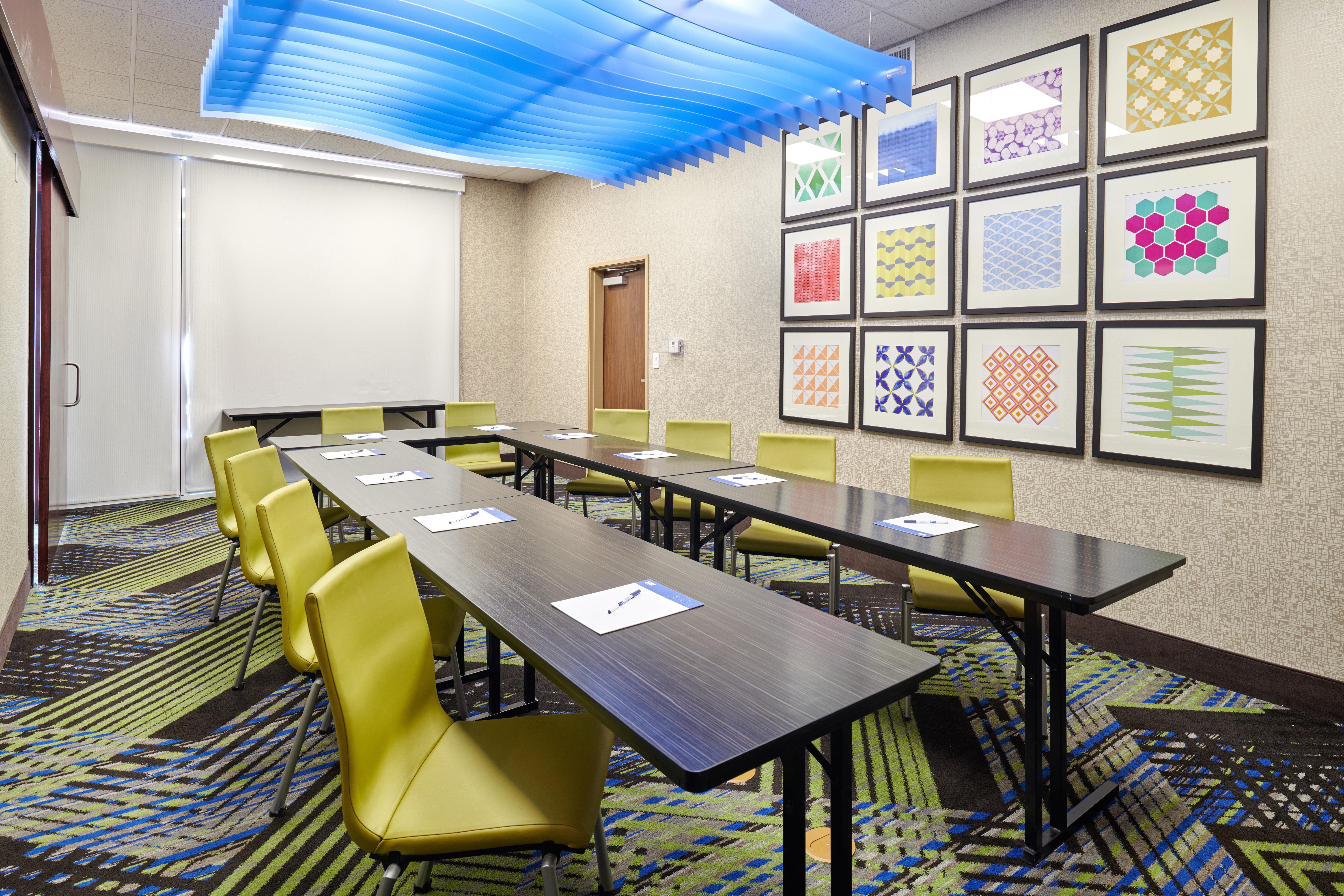 Express & East-loop 375 By Ihg Hotel 3*