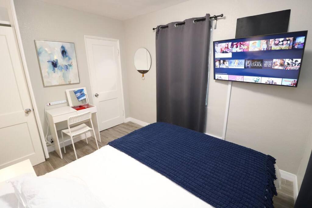 Holiday home Renovated Stay, Parking, Near Dt & Airport