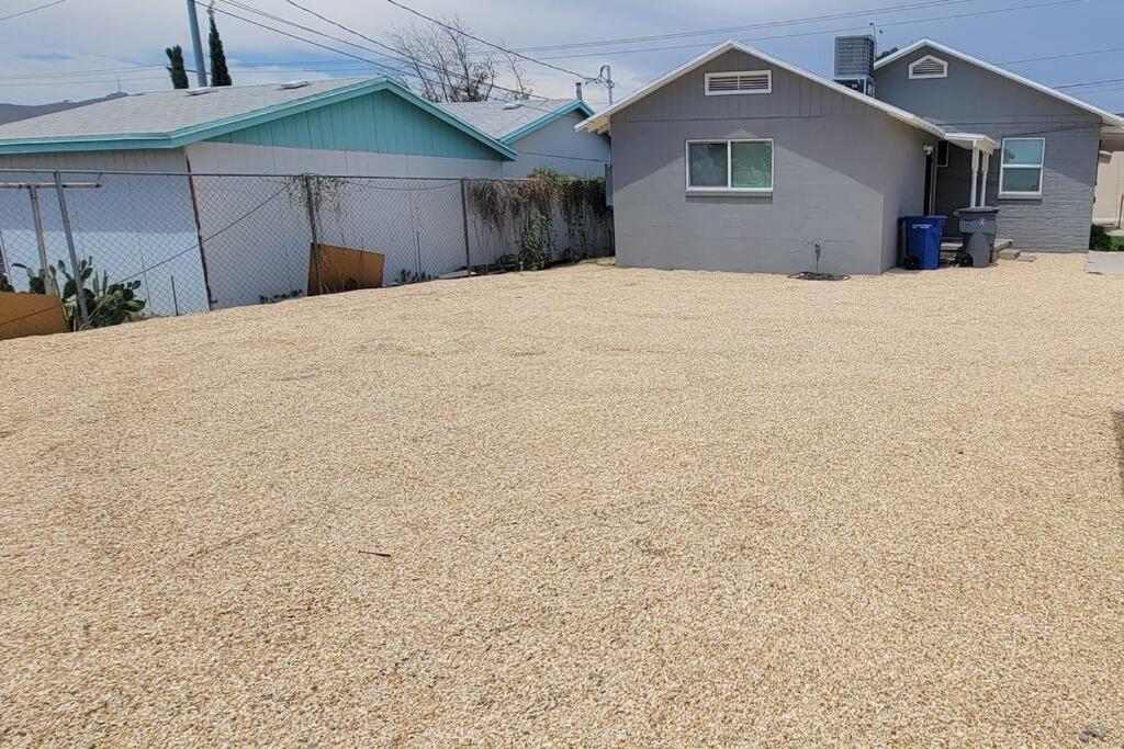 Renovated Stay, Parking, Near Dt & Airport Holiday home El Paso