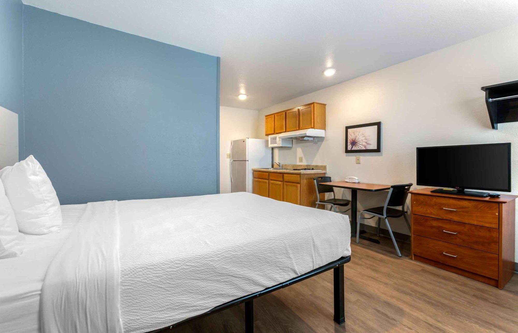Extended America Select - - East Hotel