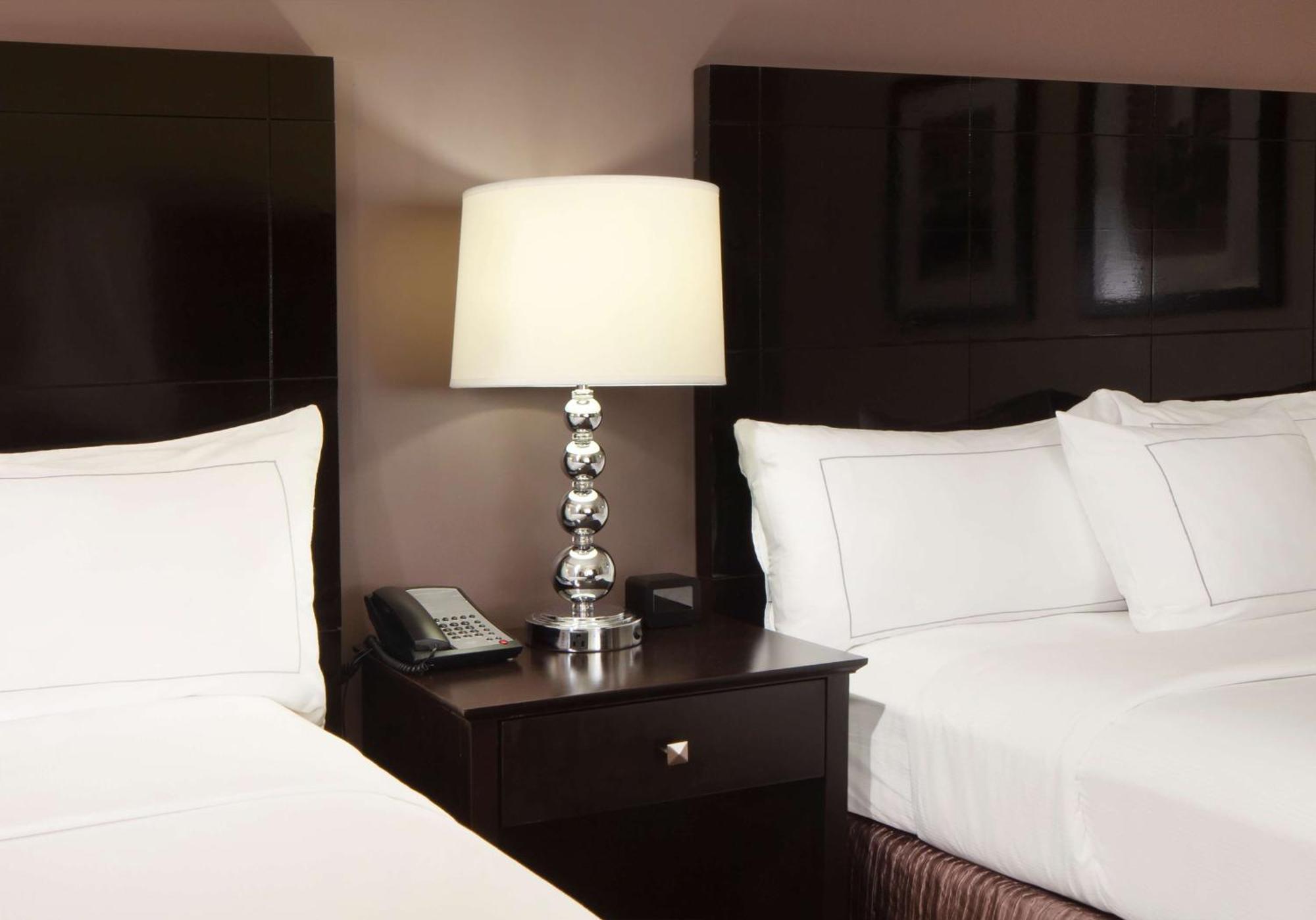 Doubletree By Hilton Downtown Hotel