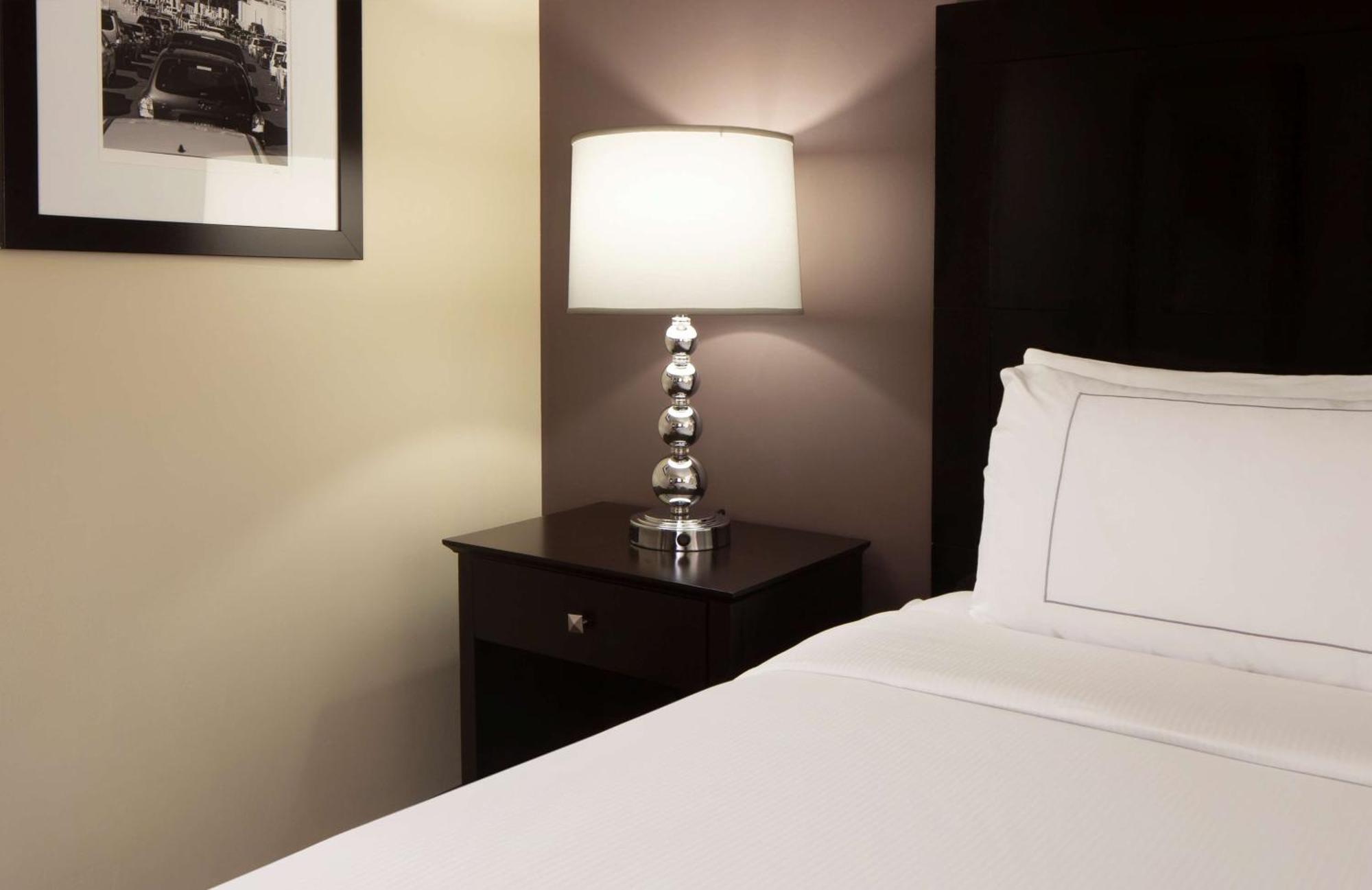 Doubletree By Hilton Downtown 4*