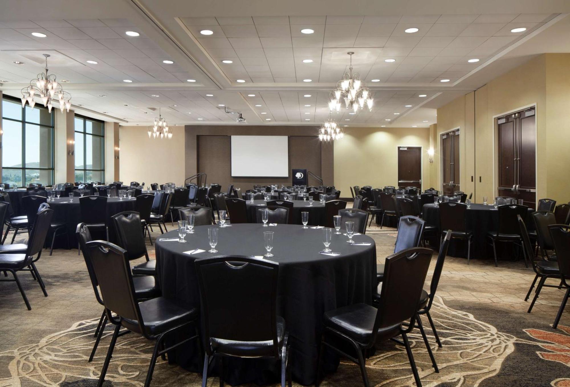 Doubletree By Hilton Downtown