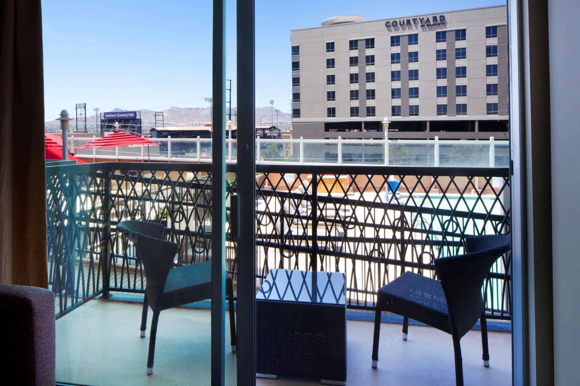 Hotel Doubletree By Hilton Downtown 4*