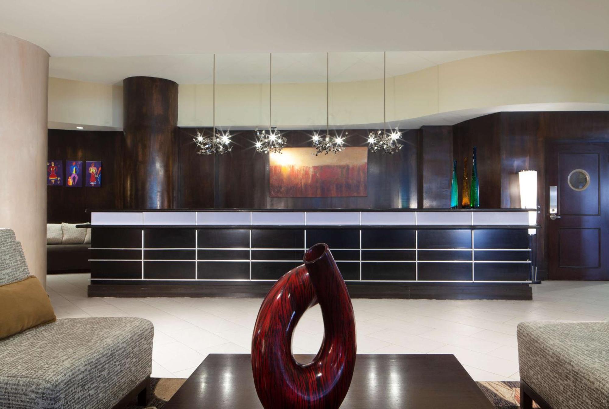 Doubletree By Hilton Downtown 4*