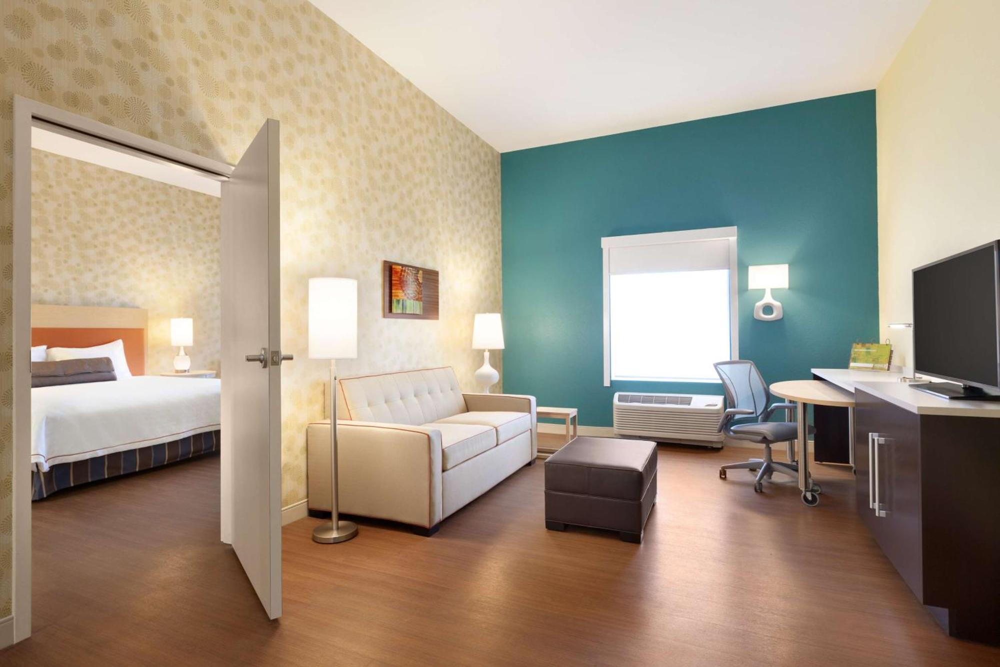 Home2 By Hilton Airport Hotel 3*
