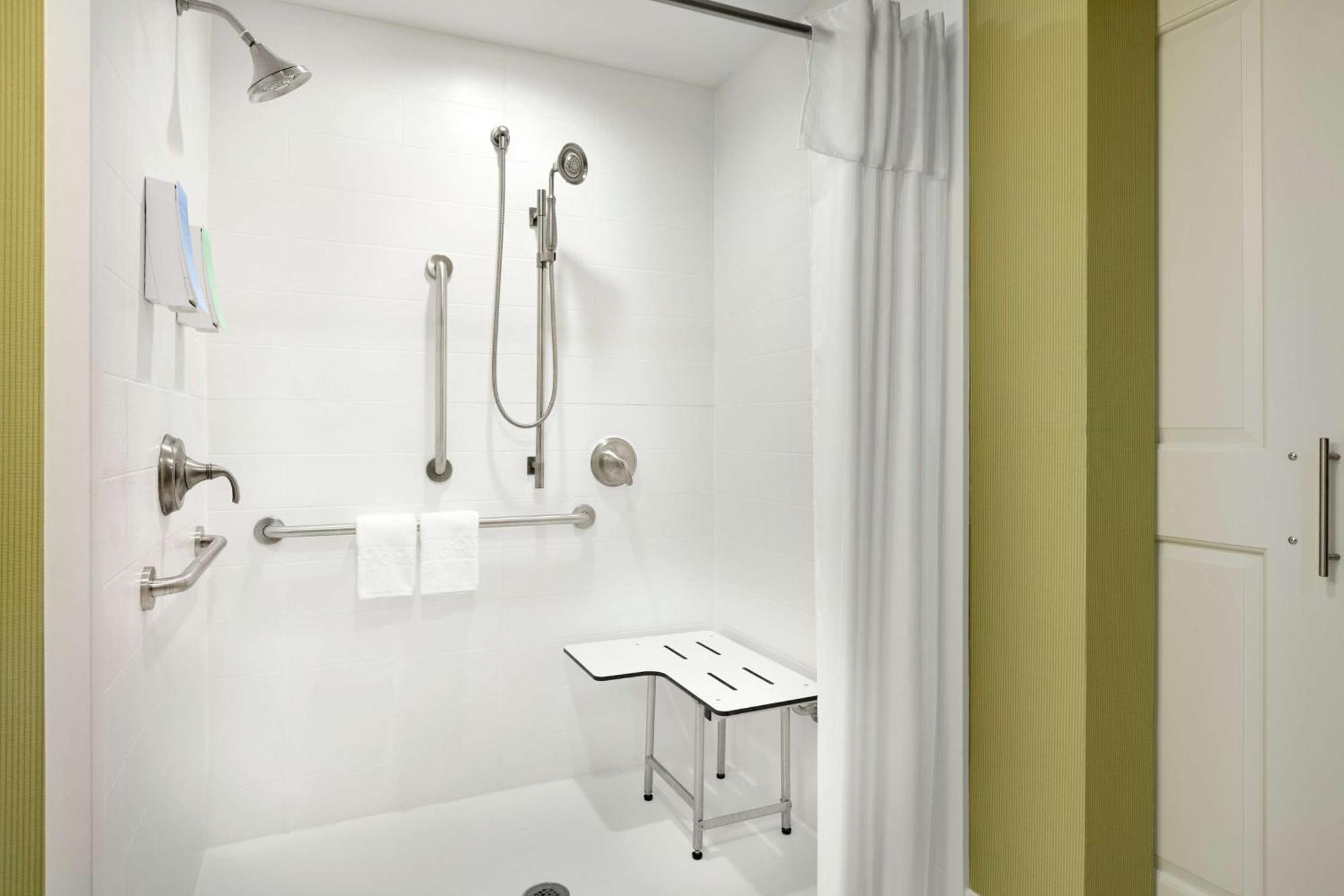 Hotel Home2 By Hilton Airport 3*