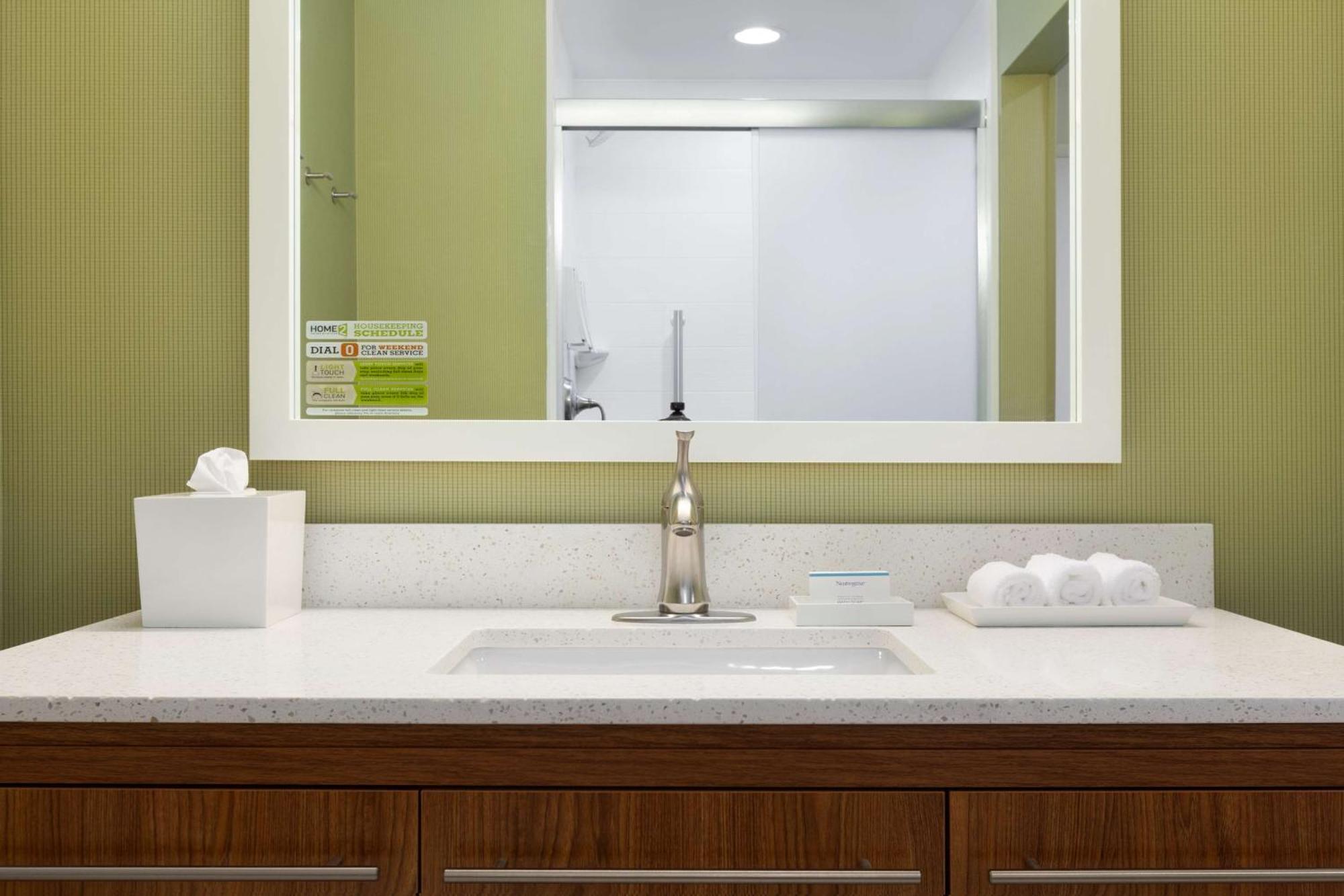Home2 By Hilton Airport Hotel 3*