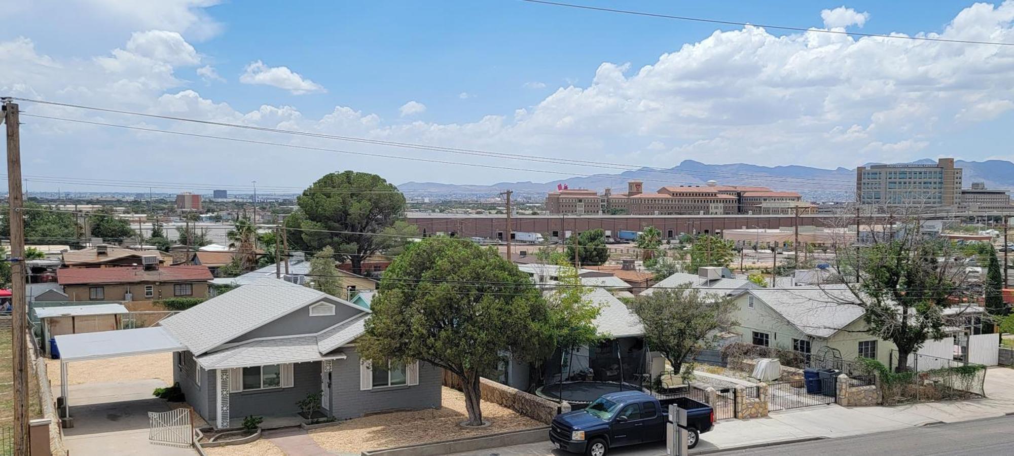 Renovated Stay, Parking, Near Dt & Airport Holiday home