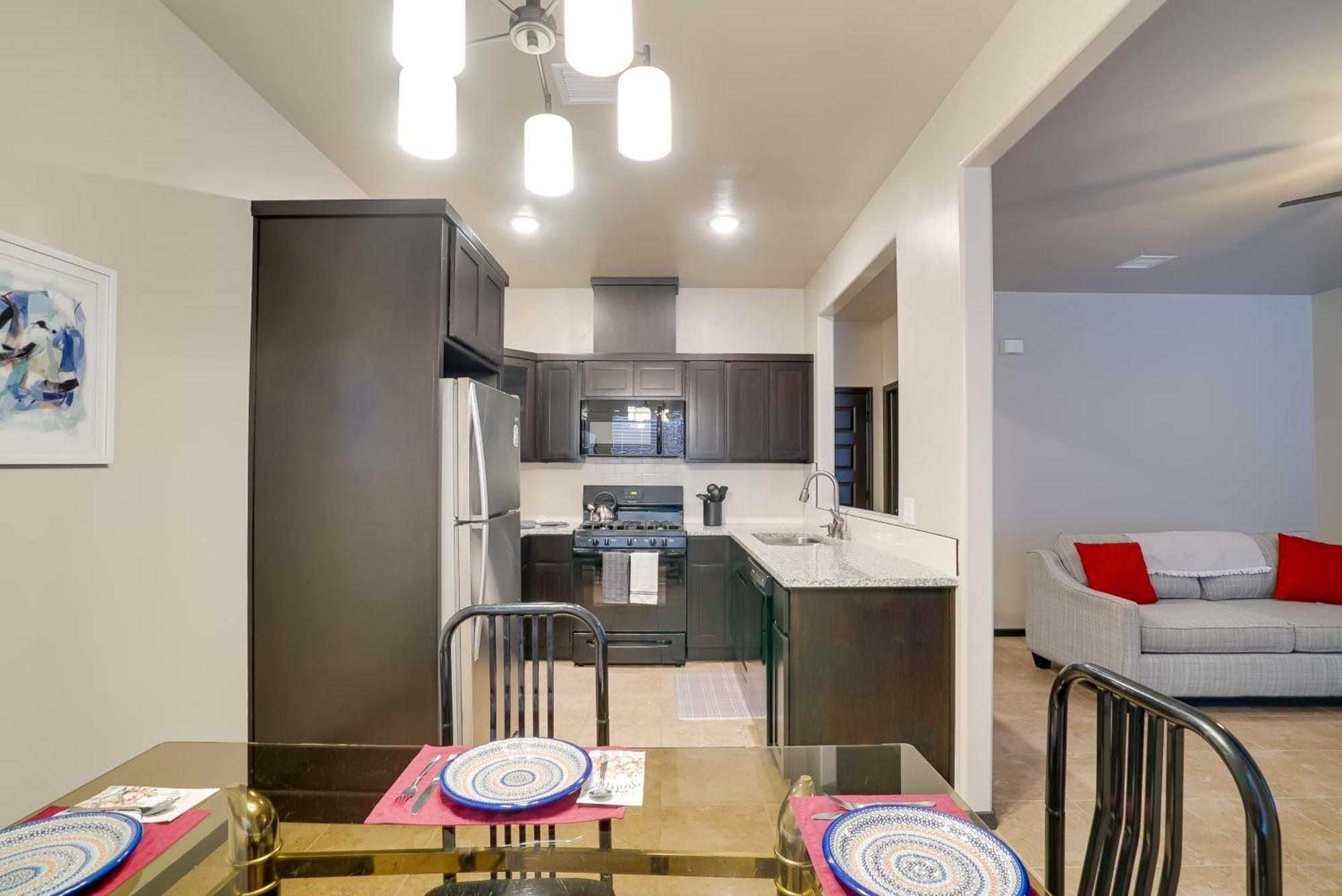 Apartment Single-story Apt, 3 Mi To Bliss! El Paso