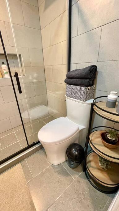 C, Restful,cozy, Close Sunland Park Mall *