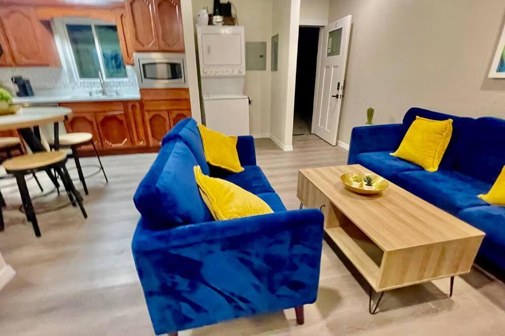 C, Restful,cozy, Close Sunland Park Mall