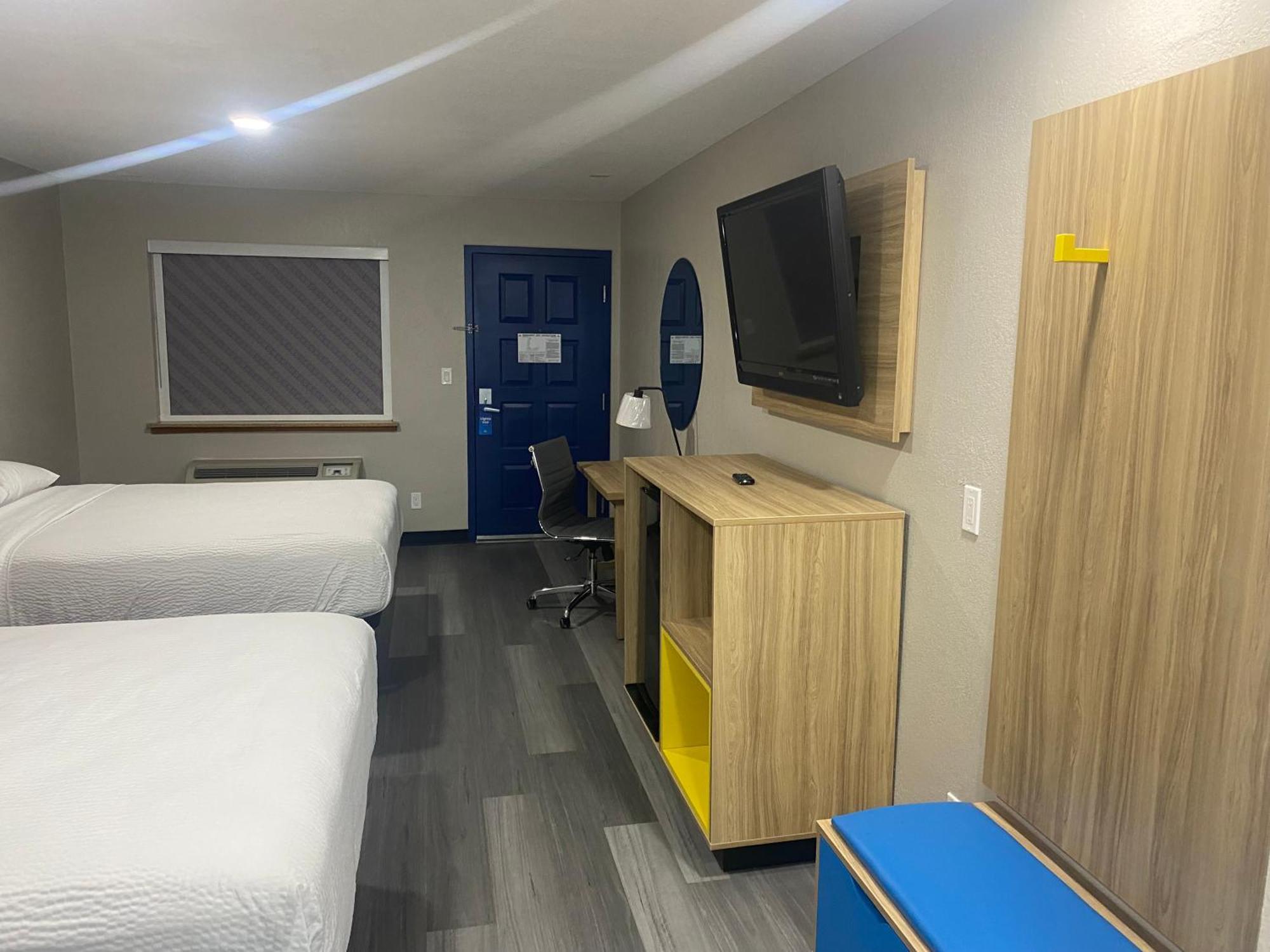 Days By Wyndham West Hotel 2*