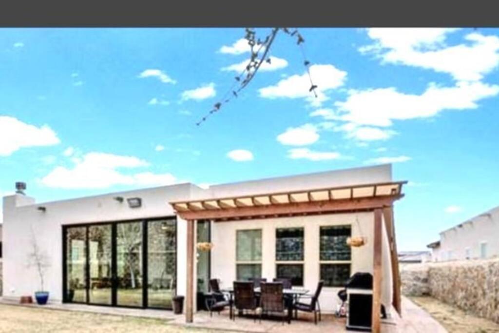 Desert Dream 4 Bedroom 3 Ba With Game And Outdoor Patio & Grill Villa El Paso
