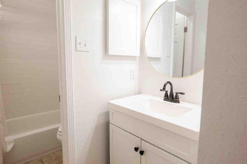 Casa de férias Ranch Glam Townhome With Indoor Fireplace *